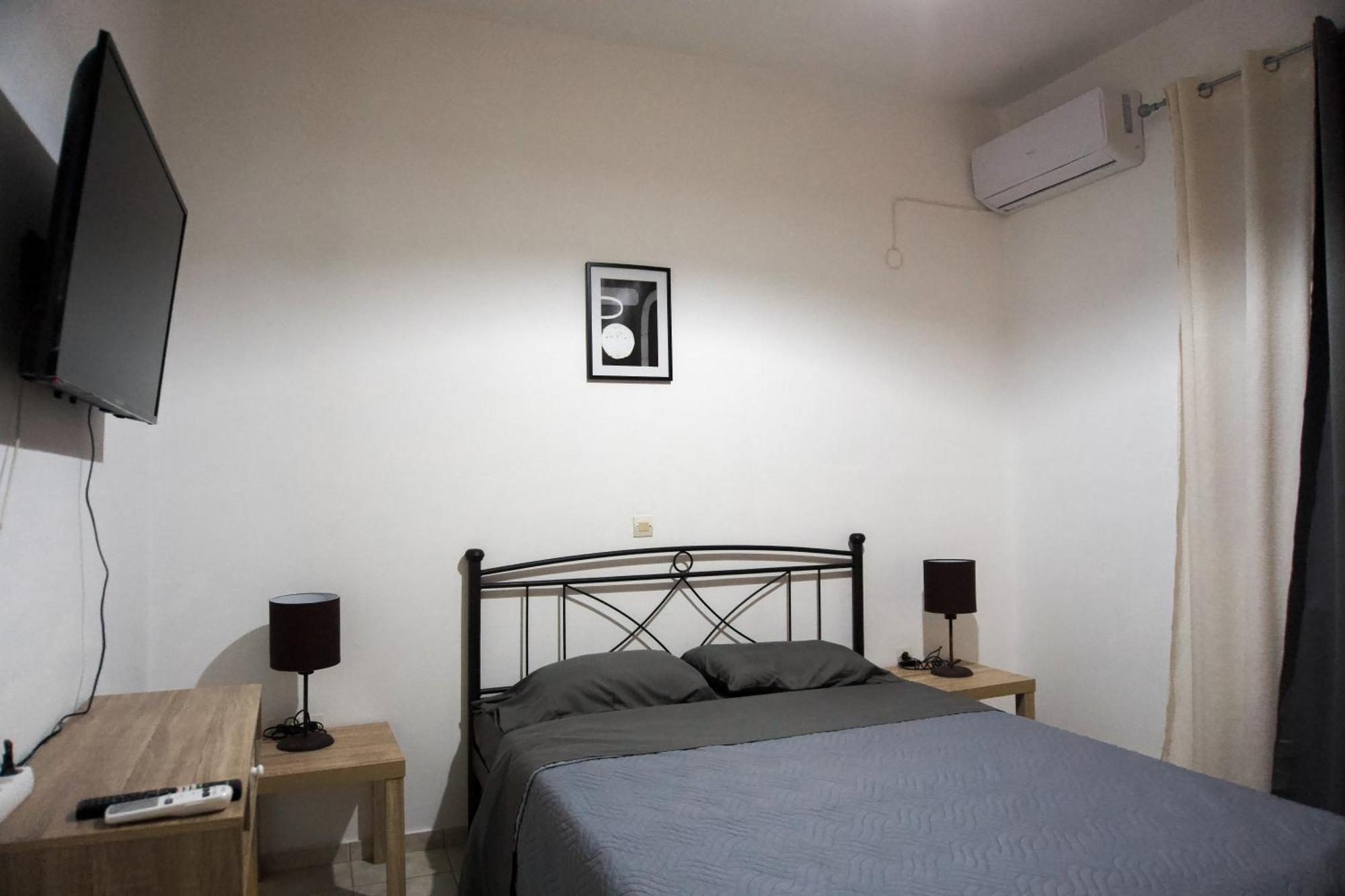 Pink Sand Sea Apartment Adelianos Kampos Exterior foto